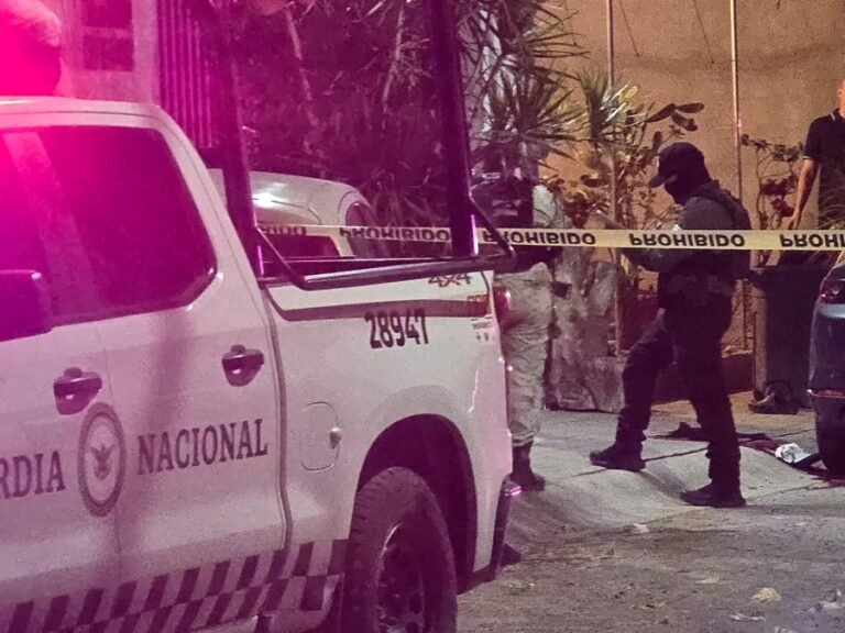 Columnas de fuego: Ráfagas de fusil de asalto aterrorizan al fraccionamiento La Floresta en Culiacán