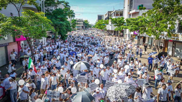 MOBILIZACIÓN CIUDADANA EN CULIACÁN: MILES DE PERSONAS MARCHAN POR LA PAZ Y LA JUSTICIA